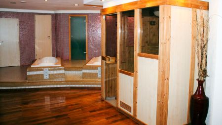 https://www.soccatours.ch/media/catalog/product/cache/da432fc9ee79dfca32e073c2235ab4d7/f/u/fussballtrainingslager_parkhotel_sokolov_soccatours5.jpg