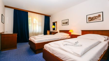 https://www.soccatours.ch/media/catalog/product/cache/da432fc9ee79dfca32e073c2235ab4d7/f/u/fussballtrainingslager_pension_diana6.jpg