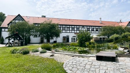https://www.soccatours.ch/media/catalog/product/cache/da432fc9ee79dfca32e073c2235ab4d7/f/u/fussballtrainingslager_penzion_karlsbad_soccatours2.jpg