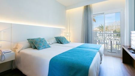 https://www.soccatours.ch/media/catalog/product/cache/da432fc9ee79dfca32e073c2235ab4d7/f/u/fussballtrainingslager_playa_mar_spa_soccatours7.jpg