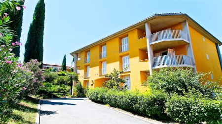 https://www.soccatours.ch/media/catalog/product/cache/da432fc9ee79dfca32e073c2235ab4d7/f/u/fussballtrainingslager_san_simon_dependance_soccatours2.jpg