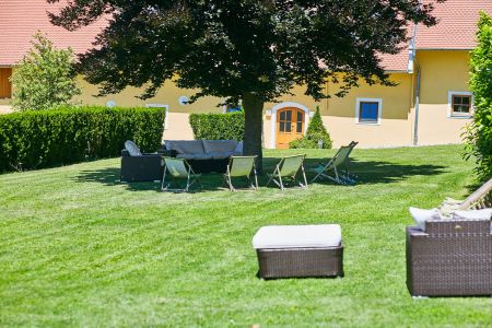 https://www.soccatours.ch/media/catalog/product/cache/da432fc9ee79dfca32e073c2235ab4d7/f/u/fussballtrainingslager_schuettkasten_geras_soccatours9.jpg