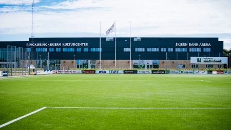 https://www.soccatours.ch/media/catalog/product/cache/da432fc9ee79dfca32e073c2235ab4d7/f/u/fussballtrainingslager_sport_kulturcenter_soccatours.jpg