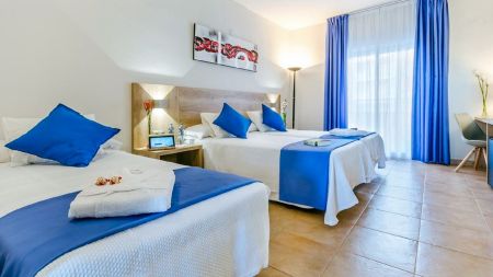 https://www.soccatours.ch/media/catalog/product/cache/da432fc9ee79dfca32e073c2235ab4d7/f/u/fussballtrainingslager_sporthotel_gran_playa_soccatours6.jpg