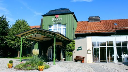 https://www.soccatours.ch/media/catalog/product/cache/da432fc9ee79dfca32e073c2235ab4d7/f/u/fussballtrainingslager_sporthotel_in_miesbach_soccatours.jpg