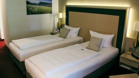 https://www.soccatours.ch/media/catalog/product/cache/da432fc9ee79dfca32e073c2235ab4d7/f/u/fussballtrainingslager_sporthotel_in_miesbach_soccatours_4_.jpg