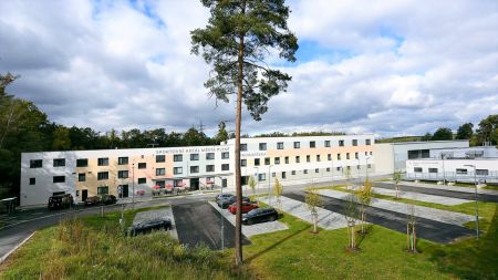https://www.soccatours.ch/media/catalog/product/cache/da432fc9ee79dfca32e073c2235ab4d7/f/u/fussballtrainingslager_sporthotel_soccatours.jpg