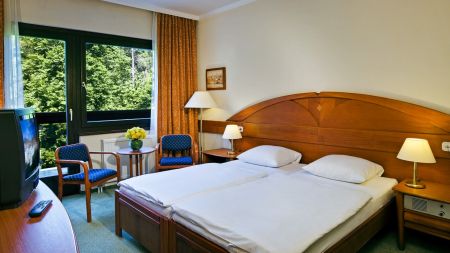 https://www.soccatours.ch/media/catalog/product/cache/da432fc9ee79dfca32e073c2235ab4d7/f/u/fussballtrainingslager_sporthotel_sopron_soccatours4.jpg