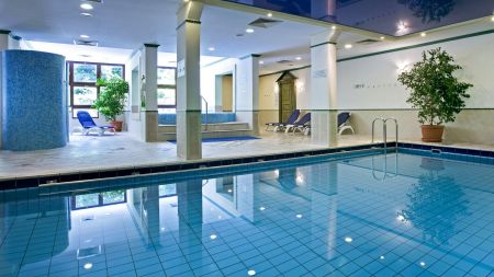 https://www.soccatours.ch/media/catalog/product/cache/da432fc9ee79dfca32e073c2235ab4d7/f/u/fussballtrainingslager_sporthotel_sopron_soccatours6.jpg