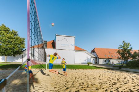 https://www.soccatours.ch/media/catalog/product/cache/da432fc9ee79dfca32e073c2235ab4d7/f/u/fussballtrainingslager_tagung_blaubeuren_soccatours2_1.jpg