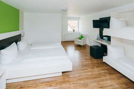 https://www.soccatours.ch/media/catalog/product/cache/da432fc9ee79dfca32e073c2235ab4d7/f/u/fussballtrainingslager_tagung_blaubeuren_soccatours4.jpg
