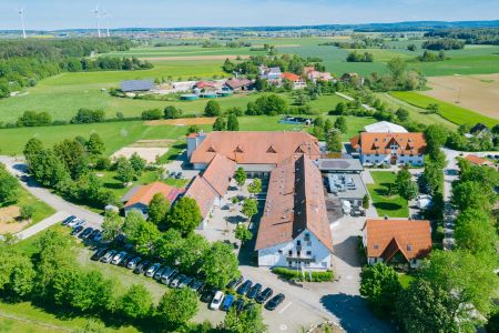 https://www.soccatours.ch/media/catalog/product/cache/da432fc9ee79dfca32e073c2235ab4d7/f/u/fussballtrainingslager_tagung_blaubeuren_soccatours_1.jpg