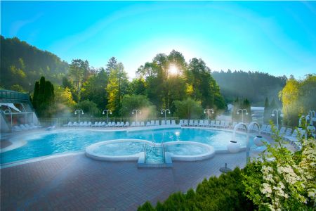 https://www.soccatours.ch/media/catalog/product/cache/da432fc9ee79dfca32e073c2235ab4d7/f/u/fussballtrainingslager_terme_topolsica_soccatours_3_.jpg