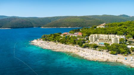 https://www.soccatours.ch/media/catalog/product/cache/da432fc9ee79dfca32e073c2235ab4d7/f/u/fussballtrainingslager_valamar_sanfior_soccatours.jpg