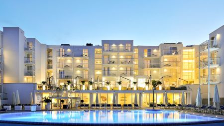 https://www.soccatours.ch/media/catalog/product/cache/da432fc9ee79dfca32e073c2235ab4d7/f/u/fussballtrainingslager_valamar_sanfior_soccatours3.jpg