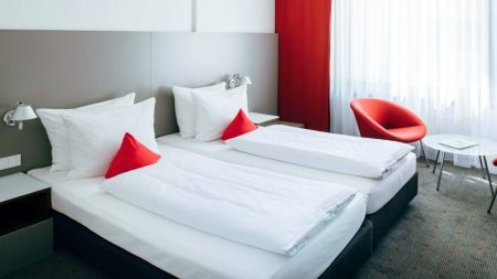 https://www.soccatours.ch/media/catalog/product/cache/da432fc9ee79dfca32e073c2235ab4d7/f/u/fussballtrainingslager_vienna_house_easy_soccatours_4_.jpg