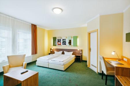 https://www.soccatours.ch/media/catalog/product/cache/da432fc9ee79dfca32e073c2235ab4d7/g/u/guesthouse_blaue_ecke_soccatours_4_.jpg