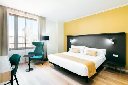 https://www.soccatours.ch/media/catalog/product/cache/da432fc9ee79dfca32e073c2235ab4d7/h/o/hotel_alimara_barcelona_soccatours_7_.jpg