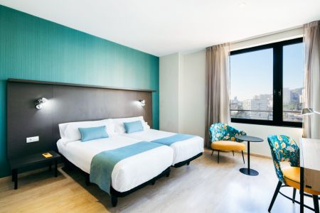 https://www.soccatours.ch/media/catalog/product/cache/da432fc9ee79dfca32e073c2235ab4d7/h/o/hotel_alimara_barcelona_soccatours_8_.jpg
