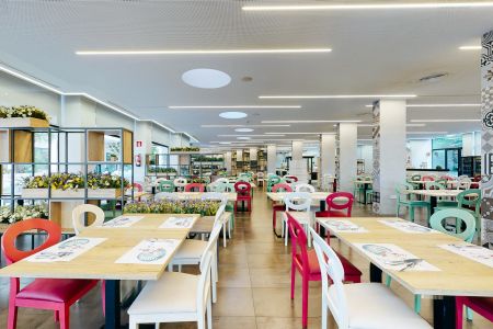 https://www.soccatours.ch/media/catalog/product/cache/da432fc9ee79dfca32e073c2235ab4d7/h/o/hotel_cap_negret_soccatours_7_.jpg