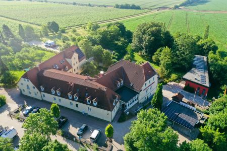 https://www.soccatours.ch/media/catalog/product/cache/da432fc9ee79dfca32e073c2235ab4d7/h/o/hotel_dorotheenhof_soccatours.jpg