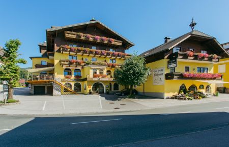 https://www.soccatours.ch/media/catalog/product/cache/da432fc9ee79dfca32e073c2235ab4d7/h/o/hotel_gasthof_kirchenwirt_soccatours_7_.jpg