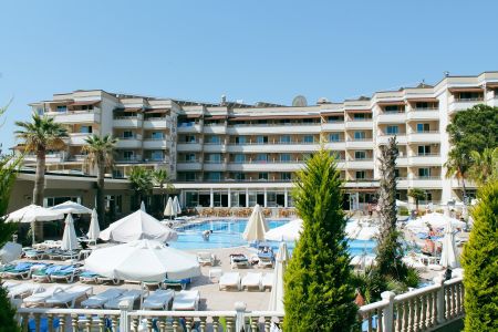 https://www.soccatours.ch/media/catalog/product/cache/da432fc9ee79dfca32e073c2235ab4d7/h/o/hotel_linda_resort_soccatours.jpg