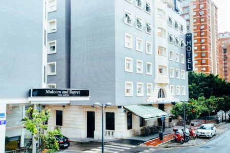 https://www.soccatours.ch/media/catalog/product/cache/da432fc9ee79dfca32e073c2235ab4d7/h/o/hotel_malcom_barret_soccatours.jpg
