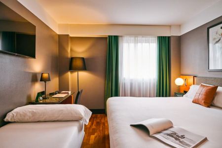 https://www.soccatours.ch/media/catalog/product/cache/da432fc9ee79dfca32e073c2235ab4d7/h/o/hotel_malcom_barret_soccatours_12_.jpg