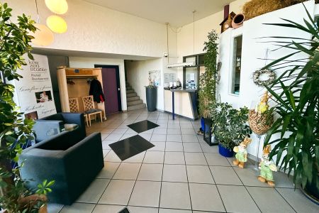 https://www.soccatours.ch/media/catalog/product/cache/da432fc9ee79dfca32e073c2235ab4d7/h/o/hotel_restaurant_kerzenst_ble_soccatours_2_.jpg