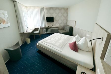 https://www.soccatours.ch/media/catalog/product/cache/da432fc9ee79dfca32e073c2235ab4d7/h/o/hotel_restaurant_kerzenst_ble_soccatours_5_.jpg