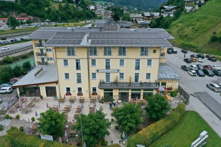 https://www.soccatours.ch/media/catalog/product/cache/da432fc9ee79dfca32e073c2235ab4d7/h/o/hotel_schwabenwirt_soccatours.jpg
