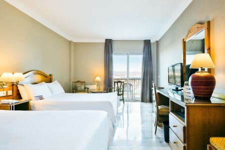 https://www.soccatours.ch/media/catalog/product/cache/da432fc9ee79dfca32e073c2235ab4d7/h/o/hotel_sol_guadalmar_soccatours_8_.jpg