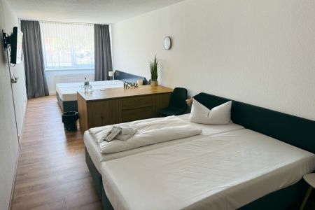 https://www.soccatours.ch/media/catalog/product/cache/da432fc9ee79dfca32e073c2235ab4d7/h/o/hotel_stadt_m_hlhausen_soccatours_3_.jpg