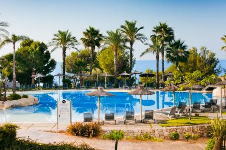 https://www.soccatours.ch/media/catalog/product/cache/da432fc9ee79dfca32e073c2235ab4d7/h/o/hotel_villa_gadea_soccatours_2_.jpg