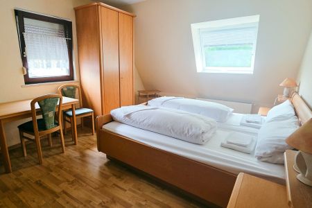 https://www.soccatours.ch/media/catalog/product/cache/da432fc9ee79dfca32e073c2235ab4d7/k/a/kapellenhof_soccatours_3_.jpg
