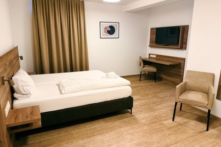 https://www.soccatours.ch/media/catalog/product/cache/da432fc9ee79dfca32e073c2235ab4d7/l/a/landhotel_imhof_soccatours_6__1.jpg