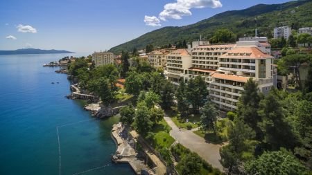https://www.soccatours.ch/media/catalog/product/cache/da432fc9ee79dfca32e073c2235ab4d7/l/a/landscape.jpg