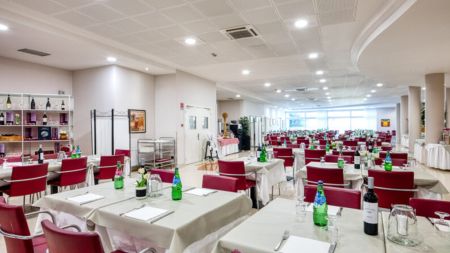 https://www.soccatours.ch/media/catalog/product/cache/da432fc9ee79dfca32e073c2235ab4d7/p/a/parc_hotel_4_1.jpg