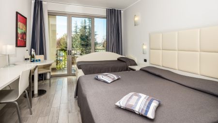 https://www.soccatours.ch/media/catalog/product/cache/da432fc9ee79dfca32e073c2235ab4d7/p/a/parc_hotel_9_1.jpg