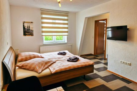 https://www.soccatours.ch/media/catalog/product/cache/da432fc9ee79dfca32e073c2235ab4d7/p/e/pension_zur_wildsau_soccatours_5_.jpg