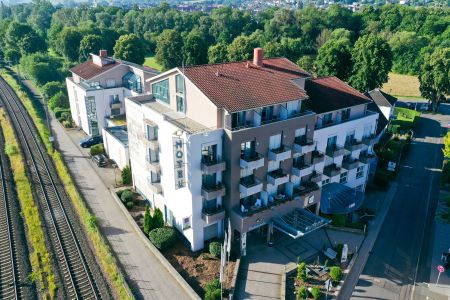 https://www.soccatours.ch/media/catalog/product/cache/da432fc9ee79dfca32e073c2235ab4d7/p/o/porthotel_rotenburg_soccatours.jpg