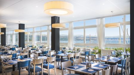 https://www.soccatours.ch/media/catalog/product/cache/da432fc9ee79dfca32e073c2235ab4d7/r/e/restaurant_1_2.jpg