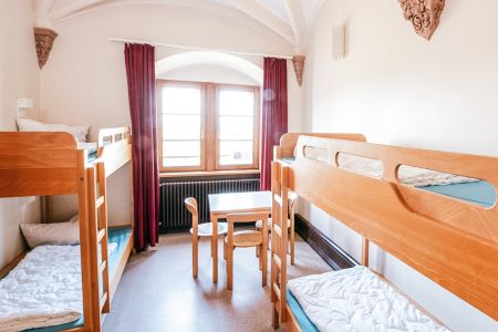 https://www.soccatours.ch/media/catalog/product/cache/da432fc9ee79dfca32e073c2235ab4d7/s/c/schloss_ortenberg_soccatours_7_.jpg