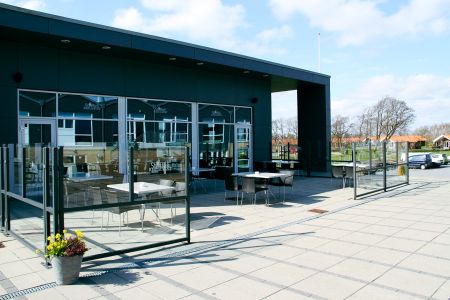 https://www.soccatours.ch/media/catalog/product/cache/da432fc9ee79dfca32e073c2235ab4d7/s/p/sport_freizeitzentrum_skaerbaek3_1.jpg