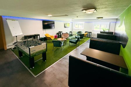 https://www.soccatours.ch/media/catalog/product/cache/da432fc9ee79dfca32e073c2235ab4d7/s/p/sportcampus_schlotheim_soccatours_2_.jpg