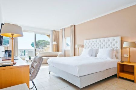 https://www.soccatours.ch/media/catalog/product/cache/da432fc9ee79dfca32e073c2235ab4d7/v/a/van_der_valk_barcarola_soccatours_7_.jpg