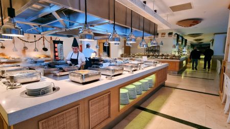 https://www.soccatours.ch/media/catalog/product/cache/da432fc9ee79dfca32e073c2235ab4d7/x/a/xanthe_hotel_17009-04-fussball-trainingslager-side-hotel-hotelausstattung-2.jpg